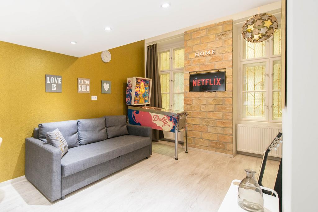 Happy Home Joy Budapest Bagian luar foto