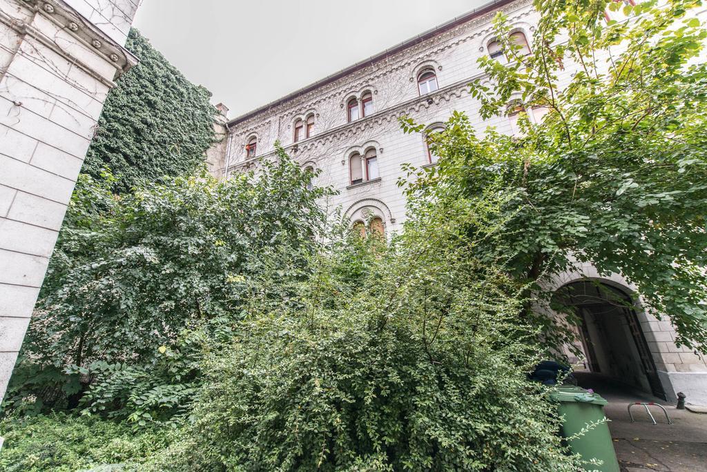 Happy Home Joy Budapest Bagian luar foto
